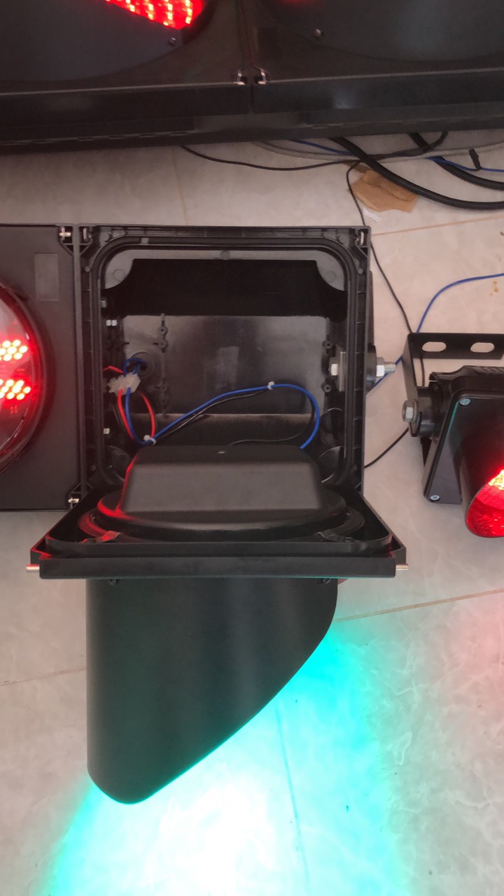 ភ្លើង​ចរាចរណ៍