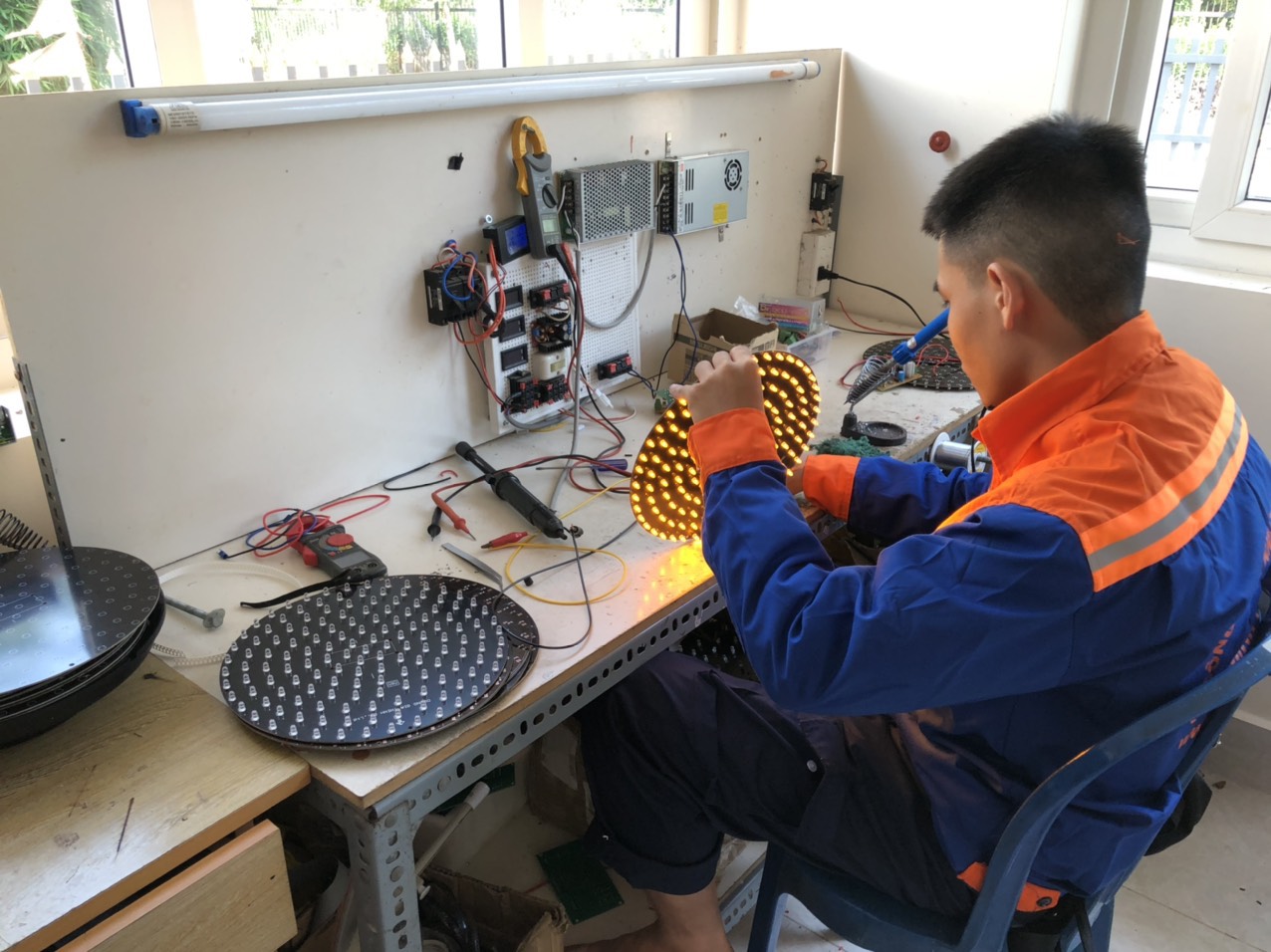 ភ្លើង​ចរាចរណ៍