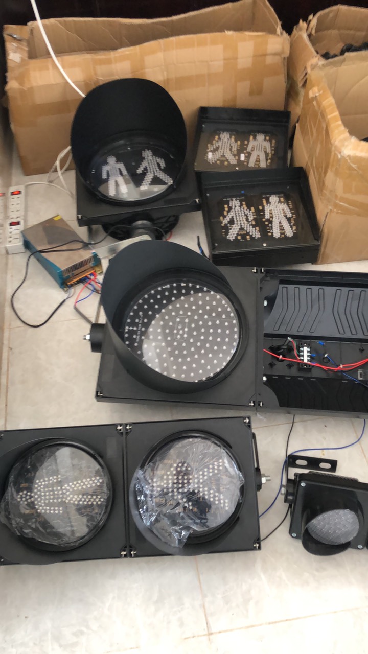 ភ្លើង​ចរាចរណ៍